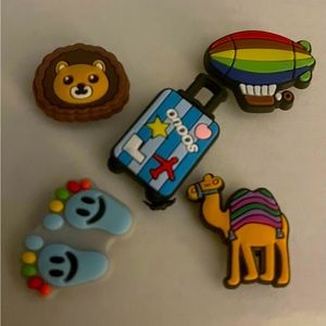 🐊$8 or 3/$15 set Traveling Charms
